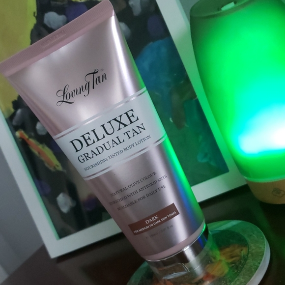 Nourishing tinted body lotion - Picture 3 of 3